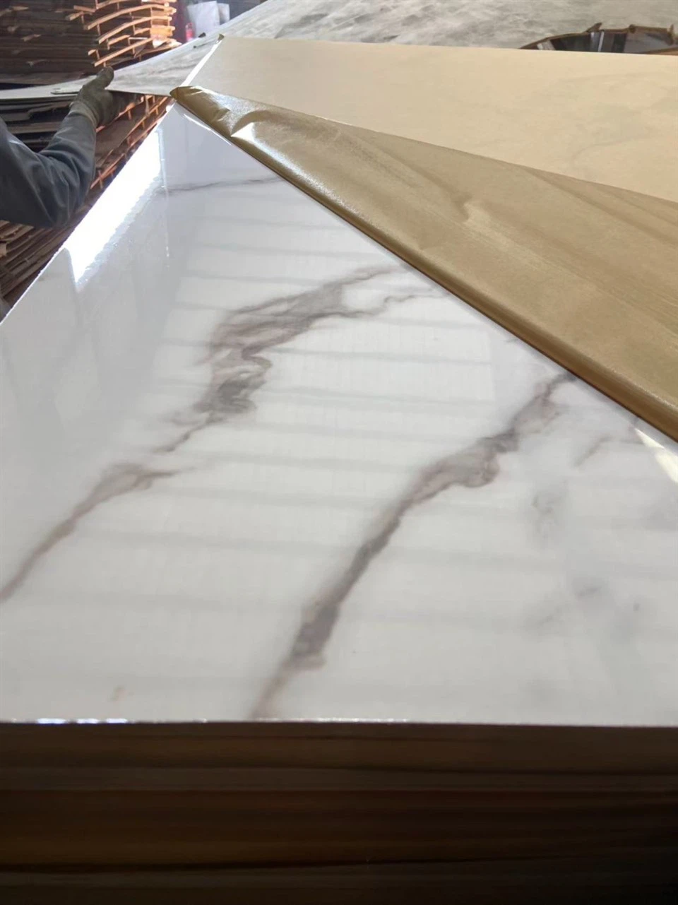 High Gloss UV Marine Laminate Melamine Plywood price